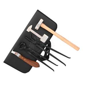 Kit Profesional de Herramientas para Herrador de Caballos con Cortador de Herraduras, Martillo de Herrador, Alicates para Afilar Pezuñas, Cuchilla de Bucle y Alicate de Aligátor - Product Image 1