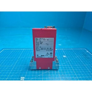 Contrôleur de débit massique HORIBA STEC SEC-Z511X N2 10SLM SEC-Z511X d'occasion – Pièces d'équipement semi-conducteur d'époque - Product Image 5