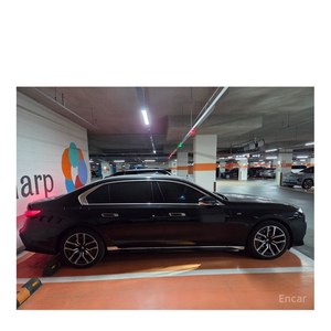 BMW Série 7 740i xDrive M Sport 2024, conduite à gauche, boîte automatique, 25 000 km, excellent état - Product Image 5