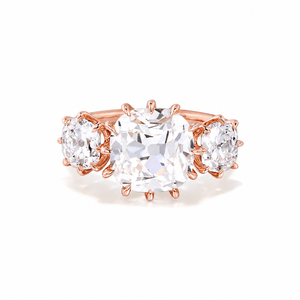 แหวนเพชรทริลโลจี Grand Old Mine Cushion Diamond น้ำหนัก 4.15 กะรัต เกรด F VS2 เพชรเพาะเลี้ยงในห้องปฏิบัติการ ตัวเรือนทองคำขาว 14K ของขวัญครบรอบสำคัญ - Product Image 4