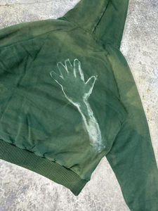 เสื้อฮู้ดดี้สีเขียวมะกอกแบบวินเทจสุดเท่ ตัดเย็บตามสั่ง ดีไซน์พิเศษ เนื้อผ้าหนา 380 GSM ผ้าฝ้ายสไตล์สตรีทแวร์ ลุคดิสเทรส - Product Image 3