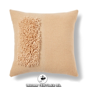 ปลอกหมอนขนสัตว์สไตล์โบโฮสุดหรู โดย Indian Textiles H/L ปลอกหมอนตกแต่งทอมือ ปลอกหมอนโบโฮสุดหรู - Product Image 1