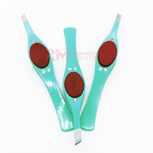Pinza para cejas RMI Super Product de diseño personalizado con punta plateada y recubrimiento en polvo de acero inoxidable para cejas - Product Image 4