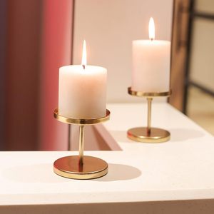 Par de Portavelas Dorados Estilo Boutique, Base Plana Minimalista, para Decoración de Mesas de Banquete - Product Image 2