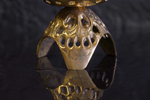 Chandelier en métal vintage, orné et gravé, porte-bougie décoratif, style antique, centre de table - Product Image 6