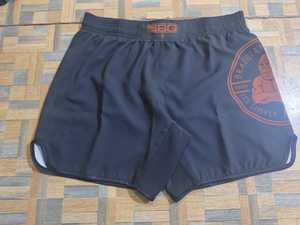 กางเกงมวยไทยรุ่นใหม่ ใส่สบาย แห้งไว เหมาะสำหรับออกกำลังกายและไลฟ์สไตล์แอคทีฟ - Product Image 2