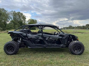 Obtenez un Maverick X3 Max X DS Turbo RR 2025 en état neuf avec suspension intelligente Triple Black UTV POUR ADULTES - Product Image 3