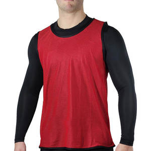 Combinaison d'entraînement d'hiver personnalisée pour hommes |   Gilet d'entraînement en maille rouge, face avant |   Vêtements de sport respirants, antibactériens, à séchage rapide, coupe ajustée - Product Image 3