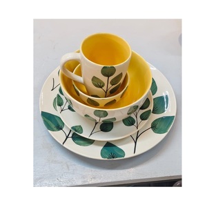 Bol en céramique artisanal le plus vendu avec finition émaillée, design décoratif durable pour la salle à manger, la cuisine et la maison, en vente - Product Image 2
