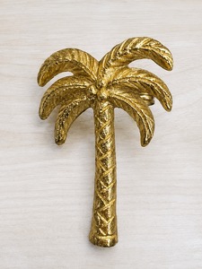 Anneau de serviette en laiton motif palmier doré, décoration de table, style glamour, accessoire de fête, largeur 5 cm - Product Image 1
