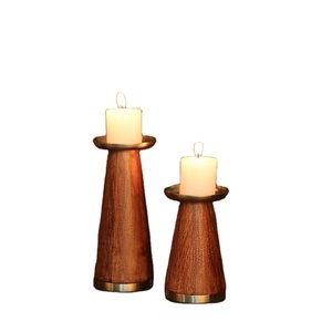 Nouveaux bâtons de bougie en bois décoratifs pilier de bougie en bois d'acacia fêtes de maison de mariage décoratives ensemble de 2 à un prix abordable - Product Image 1