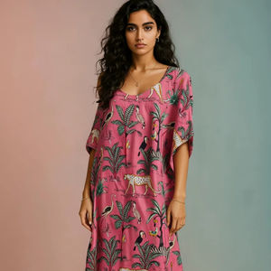 Kimono de Algodón Rosa Estampado a Mano de Lujo para Mujer con Vibrantes Estampados de Selva Tropical y Guepados Majestuosos, Corte Midi - Product Image 1