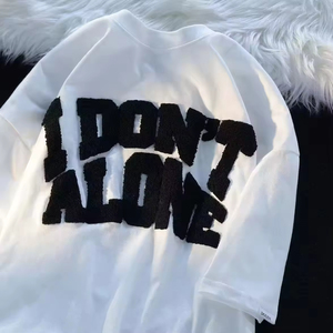 T-shirts personnalisés pour hommes avec broderie chenille, T-shirts à impression flocage sur mesure, T-shirts brodés motif brosse à dents, T-shirts brodés - Product Image 3