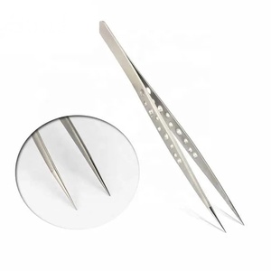 Pinzas de Precisión para Pestañas Ryzer Studio de Acero Inoxidable con Punta Suave de 10 mm de Longitud para Aplicación de Extensiones de Pestañas - Product Image 4
