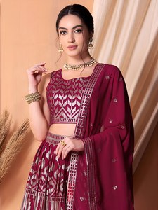 Vestido de fiesta de georgette bordado con lentejuelas color borgoña para damas de honor, silueta en A, largo hasta el suelo, cuello alto, con corsé incorporado - Product Image 2