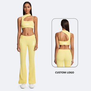Ensemble de sport ultra doux jaune de haute qualité, avec soutien-gorge de sport à bretelles asymétriques et leggings à jambes larges, effet froncé aux fesses - Product Image 1