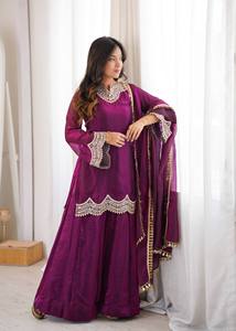 Nuevo Conjunto de Salwar Kameez de Seda con Bordado de Diseñador y Trabajo con Espejos Reales - Reversible, Sin Arrugas, para Fiestas, para Todas las Temporadas - Product Image 2