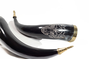 Top Selling New Carved Design of Viking Drinking Horn with Logo Authentic Food Safe No Leaks Norse Viking Drinking Horn <b>Beer</b> - Product Image 6