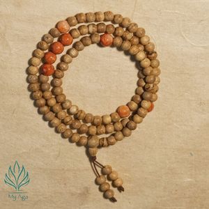 สร้อยข้อมือลูกปัดไม้อากากู 108 เม็ด ประดับด้วยปะการังสีแดง เครื่องประดับสวดมนต์แบบพุทธสำหรับทุกเพศ - Product Image 1