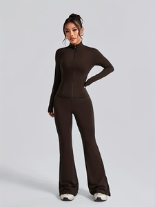Ensemble de vêtements de sport pour femmes Atlaset Professional, trois pièces, sans couture, yoga, fitness, leggings taille haute, soutien-gorge de sport, logo personnalisé - Product Image 1