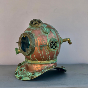 Casco de Buceo Verde Antiguo, Estilo Vintage, Decoración Náutica Coleccionable, Adorno Marítimo para Hogar u Oficina - Product Image 1
