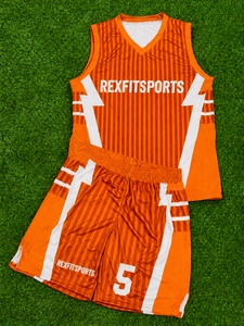 เสื้อบาสเก็ตบอลสำหรับโรงเรียนและสโมสร |   ผู้ผลิตชุดบาสเกตบอล OEM Sportswear |   ผู้ส่งออกเสื้อผ้าทีมแบบกำหนดเอง - Product Image 2