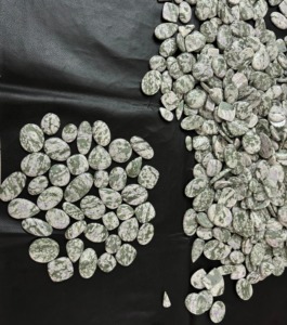 Pierre Cabochon en Jade de Paix 100% Naturel, Prix de Gros, Cristaux de Pierres Précieuses en Vrac, Énergie de Guérison des Chakras pour la Fabrication de Bijoux - Product Image 4