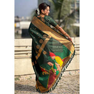 Sari de Seda Tejida Zari Verde Botella Elite Weaves, Sari Tradicional Paithani Especial para Gudi Padwa - Product Image 4