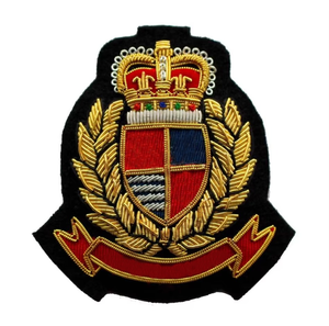 Écusson brodé personnalisé pour blazer, fait main, forme découpée, à coudre, vente en gros - Product Image 1