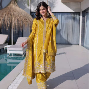 Vêtements indiens et pakistanais, robe Salwar en soie lourde avec broderie, robe de mariée pour mariage et occasions spéciales - Product Image 1