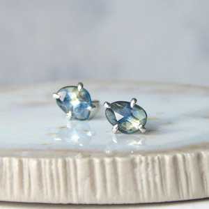 Boucles d'oreilles clous en argent plaqué or avec saphir bleu et rose jaune naturel, certifiées IGI, cadeau de mariage pour femme - Product Image 4