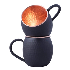 Ensemble de 2 tasses en cuivre avec bordures en cuivre rose gold, martelées, en cuivre massif véritable de bonne qualité, finition noire mate, pour boire - Product Image 1