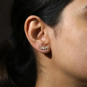 Élégantes boucles d'oreilles clous en or 14 carats avec diamants de laboratoire, minimalistes, délicates, style grimpant, bijoux fins modernes, cadeau - Product Image 2