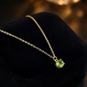 Collar Minimalista con Piedra Redonda de Peridoto y Cuarzo, Chapado en Oro de 18k sobre Latón, Elegante y Moderno para Mujer - Product Image 3