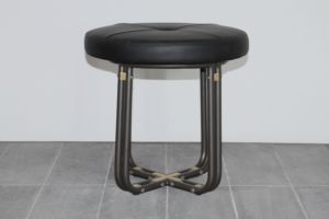 Taburete Moderno Compacto de Acero con Acabado Duradero y Diseño Minimalista - Product Image 3