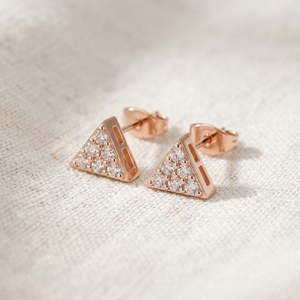 Boucles d'oreilles clous triangle en or rose pour femme, 6 diamants taille brillant, bijoux fins géométriques, rhodiées, cadeau de mariage et de fiançailles - Product Image 3