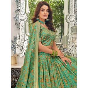Conjunto de Lehenga Choli de Organza Bordada para Mujer Talla Grande en Verde Artístico - Product Image 4
