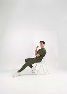 ชุดวอร์ม/ชุดออกกำลังกาย/ชุดจ็อกกิ้งสีเขียวมะกอกทรงปกติสำหรับผู้ชาย ดีไซน์สั่งทำพิเศษ ผ้าฝ้าย 100% ระบายอากาศได้ดี ชุดเซ็ตเข้าชุดกัน - Product Image 4