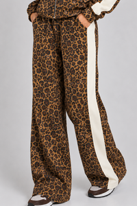 Pantalones deportivos originales con estampado de leopardo para mujer, pantalones deportivos suaves de primera calidad con tira lateral en contraste, temporada de invierno para ropa de mujer - Product Image 3