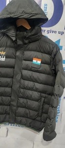 Chaqueta Verde Oliva para Exteriores, Resistente al Viento, Ideal para Camping, Senderismo y Aventuras, Disponible para la Venta - Product Image 2
