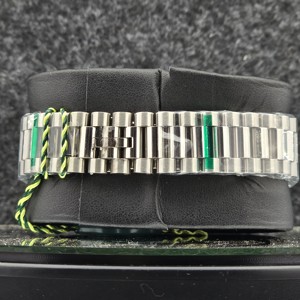 Montre mécanique automatique pour homme en acier inoxydable, luxe et mode, cadran vert menthe, cristal saphir, résistance à l'eau 10 bars - Product Image 3