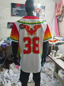 Maillot de basketball sublimé pour homme LONE MISSION, nom de l'équipe RANIE, dégradé de couleurs, col en V, manches courtes, respirant, coupe régulière, adulte. - Product Image 5