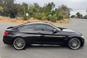 <span class=keywords><strong>BMW</strong></span> <span class=keywords><strong>M4</strong></span> Coupé 2017 Usado, Paquete de Competición, Motor Turbo de 6 Cilindros y 444 hp, Paquete Ejecutivo, Sin Modificar - Product Image 3