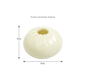 เครื่องจ่ายอาหารสัตว์เลี้ยง Little White Baozi แบบกดและหมุนได้ ป้องกันการรั่วไหลของอาหาร สำหรับฝึกสุนัขและปรับพฤติกรรม - Product Image 5