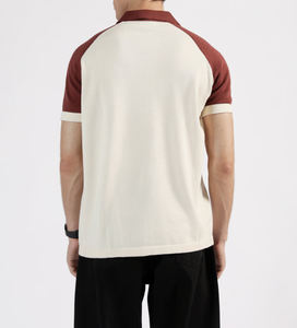 Camiseta polo para hombre al por mayor, 100% algodón, con logo impreso personalizado, cremallera de un cuarto, color blanco sólido, corte holgado. - Product Image 3