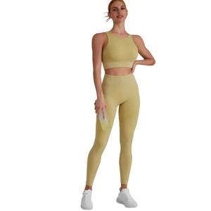 Ensemble de sport 2 pièces pour femme : Soutien-gorge de sport asymétrique et legging taille haute – Respirant, écologique et recyclable - Product Image 4