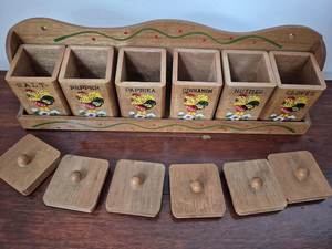 Contenedor de Especias de Madera Multifuncional para Decoración del Hogar, Herramienta para Hierbas y Especias con un Diseño Elegante de Universal Overseas - Product Image 3