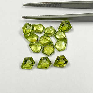 Calidad Superior 6x7mm a 7x10mm Escudo facetado de peridoto verde Precio asequible Piedra preciosa suelta natural del proveedor de piedras preciosas indias - Product Image 2
