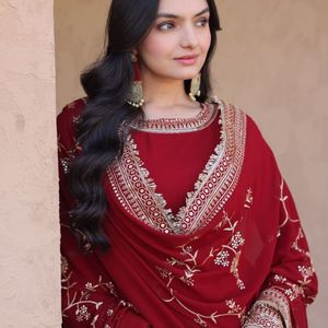 Salwar Kameez Royal Export Premium en Faux Georgette Lourd, avec Broderie Zari et Paillettes Effet Fleurissant, et Dupatta à Bordure en Dentelle de Créateur - Product Image 5