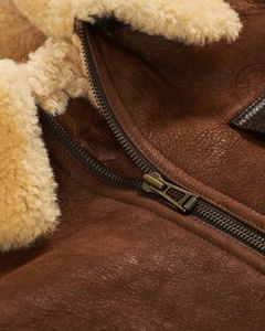 Veste en cuir marron pour homme avec doublure en fausse fourrure, fermeture éclair, style motard, vêtement d'hiver - Product Image 2
